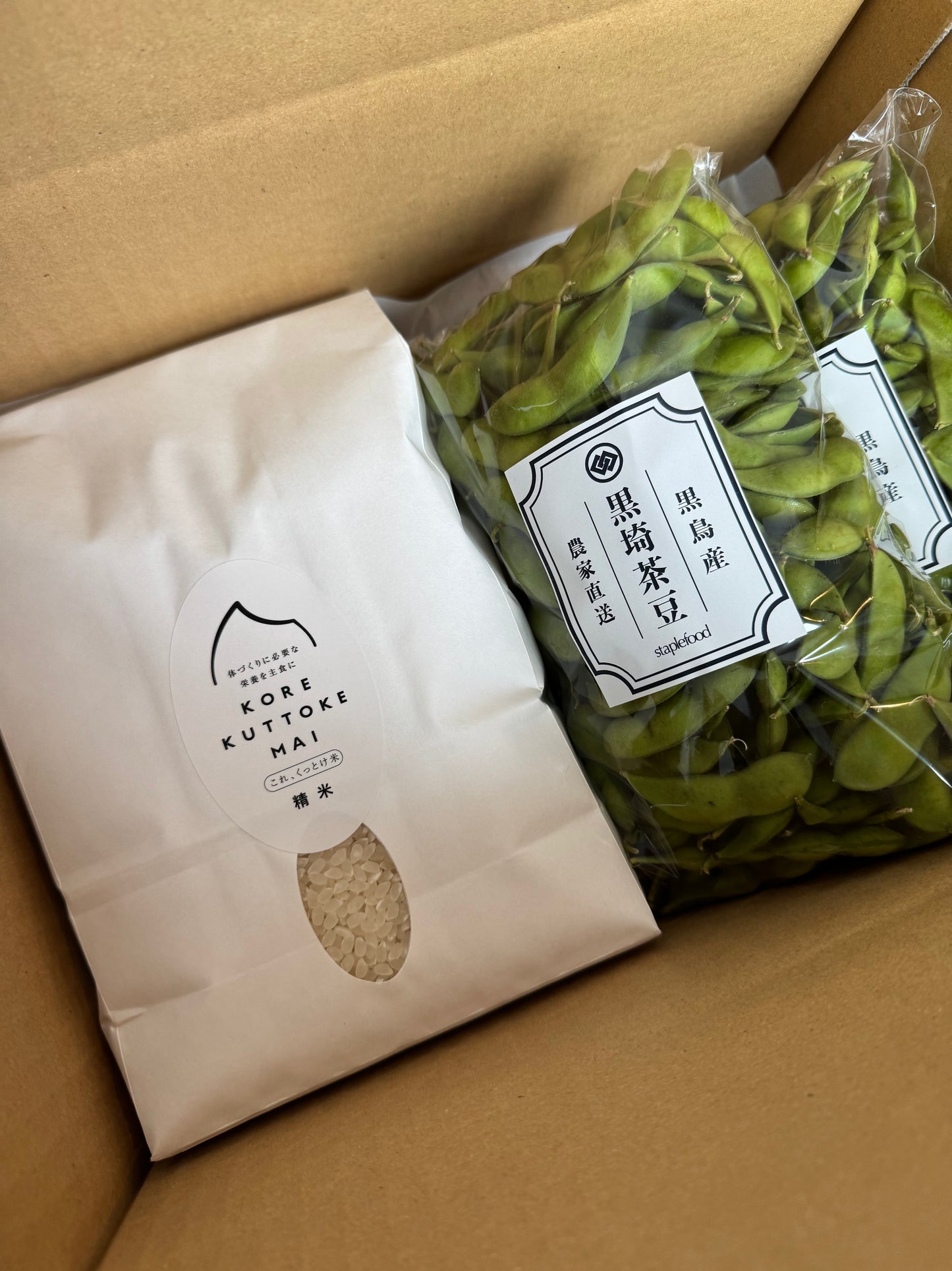 黒鳥産 黒埼茶豆1㎏　×                      新潟県産コシヒカリ2㎏　　　　　【発送期間8月1日〜8月7日】